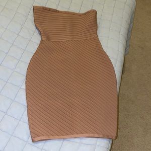 Body on MESHKI dress 💕